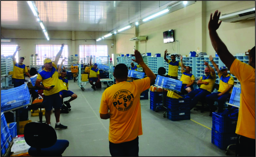 Com mais de 80 mil objetos simples parados na unidade e 15 distritos abertos, trabalhadores do CDD Rio Grande votam por paralisar as atividades no dia 04 de janeiro