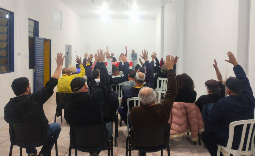 TRABALHADORES REFERENDAM PAUTA DE REIVINDICAÇÕES E DEVEM INTENSIFICAR MOBILIZAÇÕES NO RS