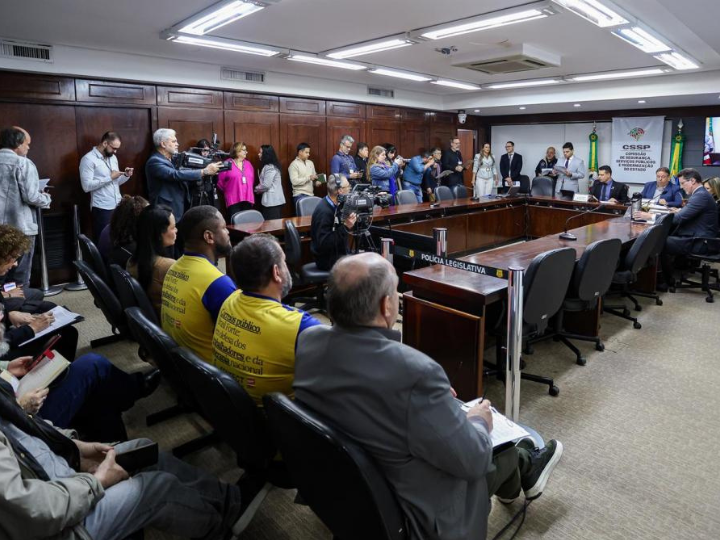 SINTECT-RS participa de sessão de Comissão da ALRS em defesa do Correios público