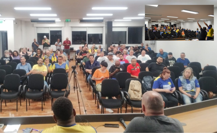 ASSEMBLEIA DECIDE MANTER ESTADO DE GREVE E PARALISAÇÃO ESTADUAL DIA 9 DE DEZEMBRO