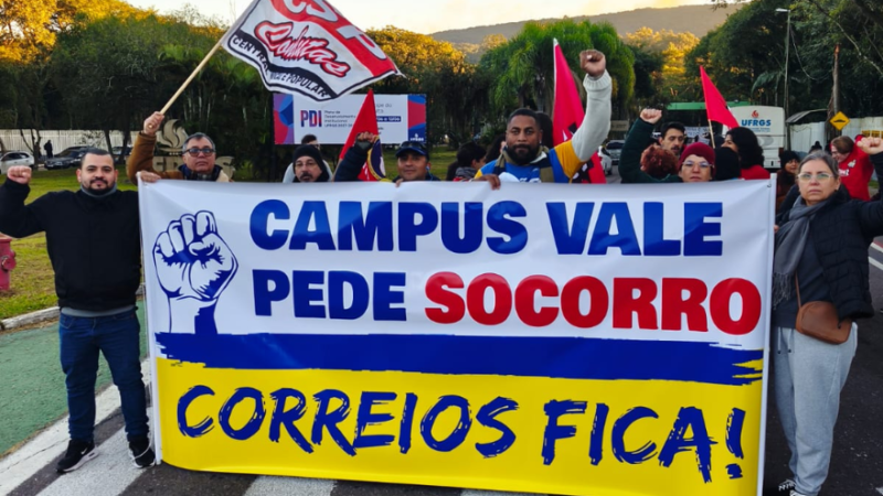 TRABALHADORES E ESTUDANTES SE UNEM CONTRA FECHAMENTO DA AGÊNCIA DO CORREIOS NO CAMPUS DO VALE DA UFRGS